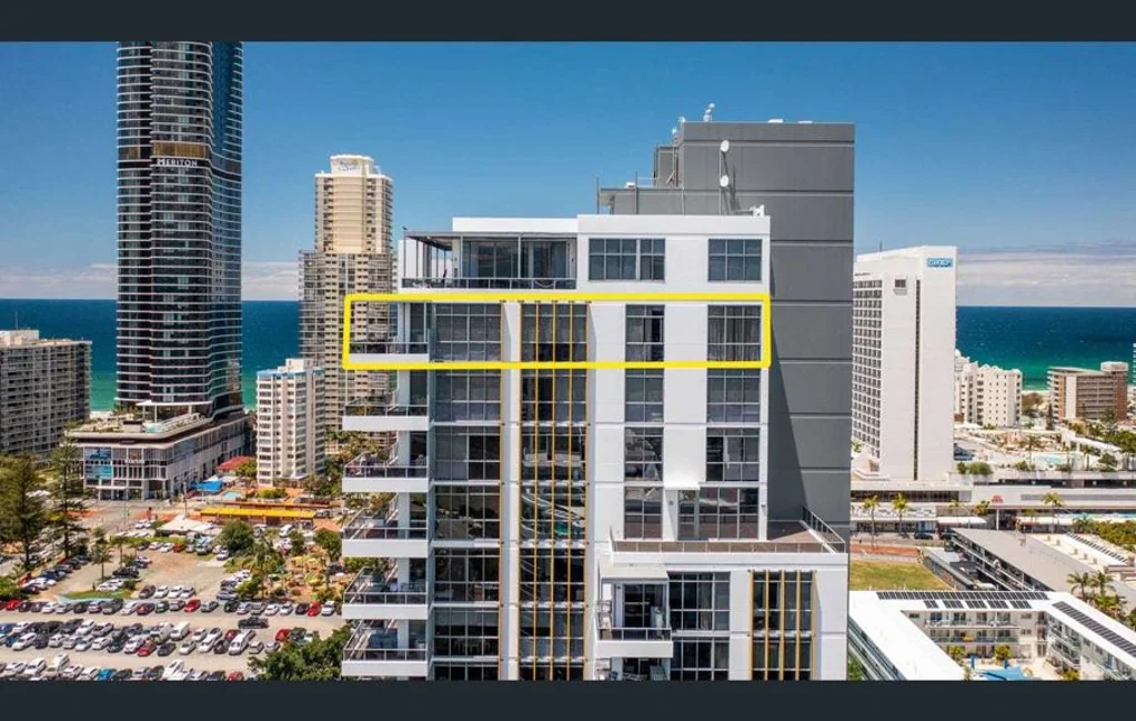 Surfers Paradise 3房  SUB-PENTHOUSE WITH STUNNING OCEAN, SKYLINE AND RIVER VIEWS