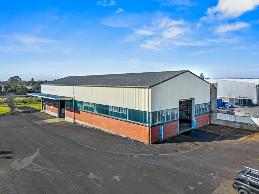 Papatoetoe  Large Workshop with Exceptional Yard