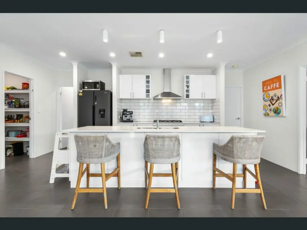 Spacious 4 Bedroom, 2 Bathroom Family Home