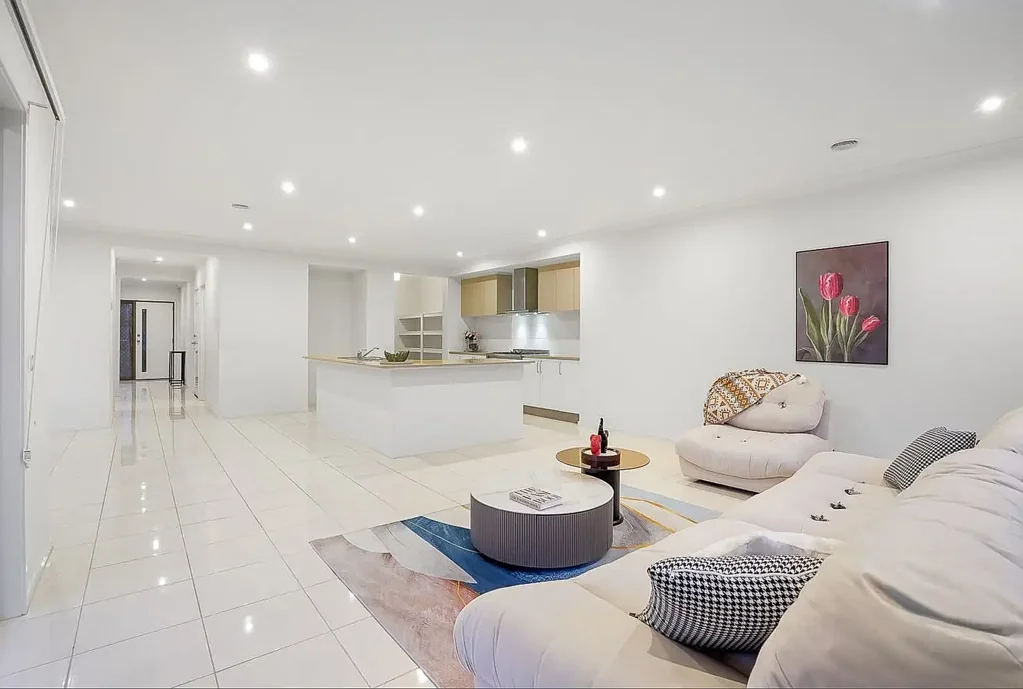 Stylish & Spacious Family Home in Saltwater Coast