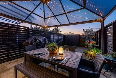 Perfect Location, Spacious Living & Low Mainte...