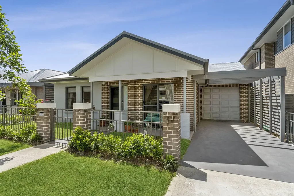 North Richmond 3कमरा Contemporary, Low-Maintenance Living in Redbank Estate