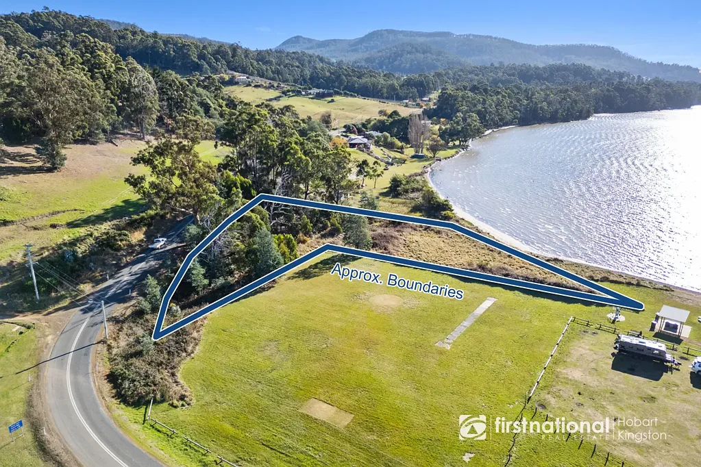 Gordon Beachfront Block with Channel Views!