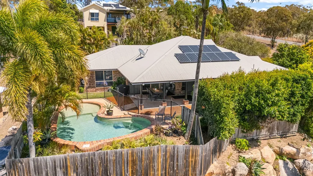 Glen Eden 4कमरा YOUR PRIVATE POOLSIDE RETREAT IN GLEN EDEN - START PACKING!
