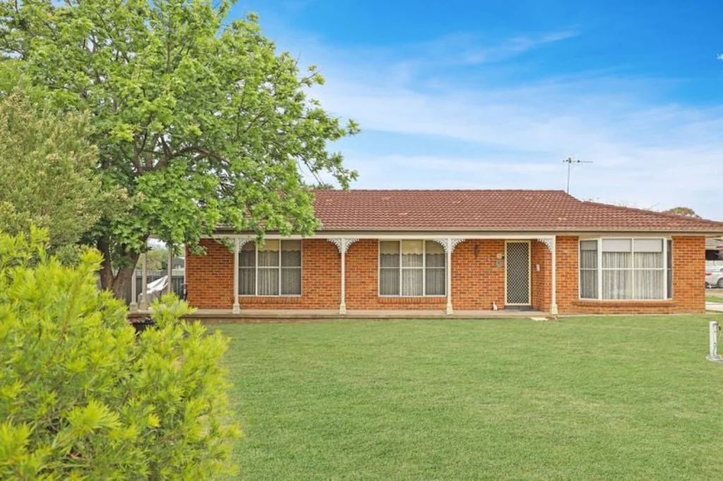 5 Hasluck Place, West Bathurst, NSW 2795