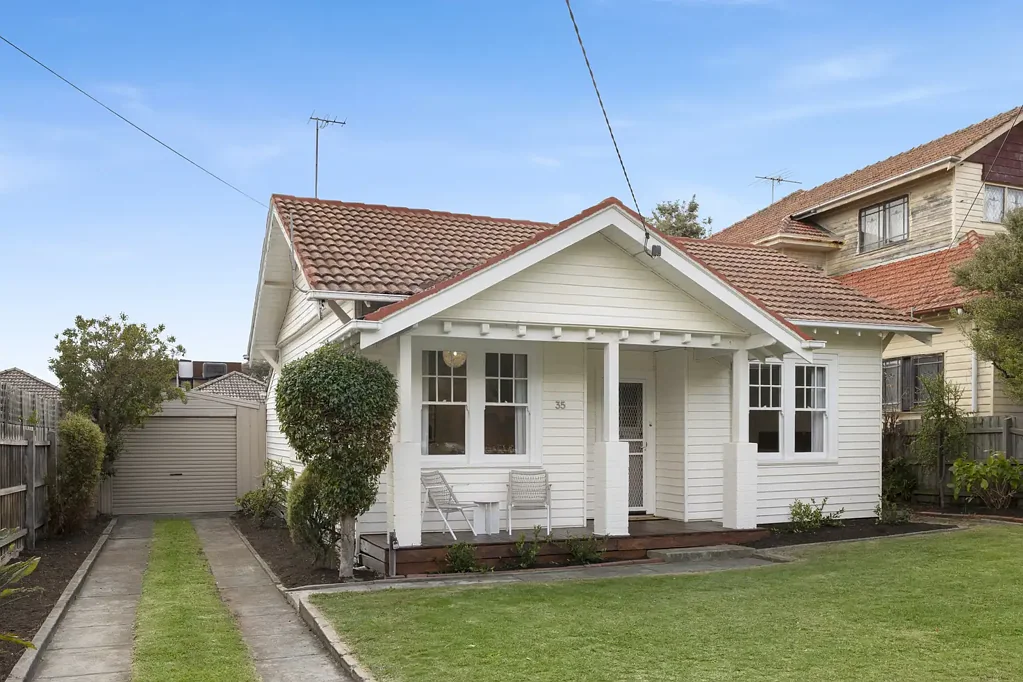 Parkdale 3 Bedroom Californian Beauty Steps to Sand & Sea