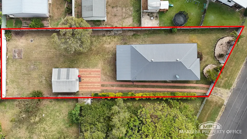 Mareeba 3Zimmer SPACIOUS FAMILY HOME - SHED, DECK & WALK TO TOWN