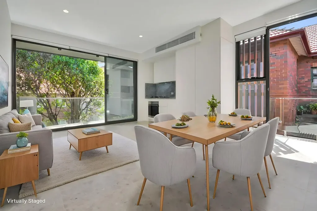 NORTH FACING TOP FLOOR DESIGNER APARTMENT WITH LEAFY OUTLOOK