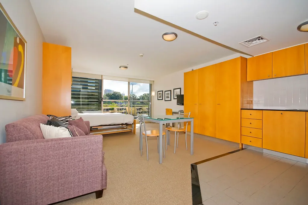 Furnished Studio with city views on Woolloomooloo Finger Wharf