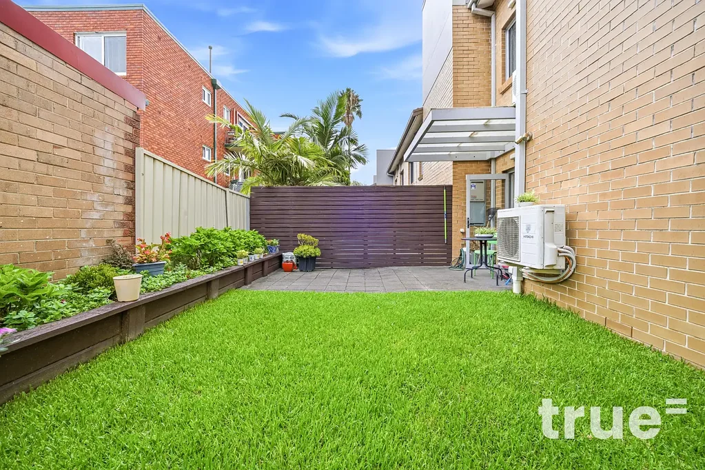 Drummoyne 2房 Drummoyne朝北采光佳 两卧独立卫浴 宽敞庭院露台 精品小区安全车位 HIGHLY SOUGHT AFTER LOCALE WITHOUT THE PRICE TAG