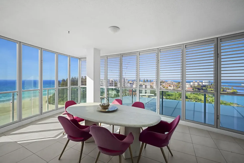 Coolangatta 3房  A Rare Skyhome Opportunity In Reflections On the Sea