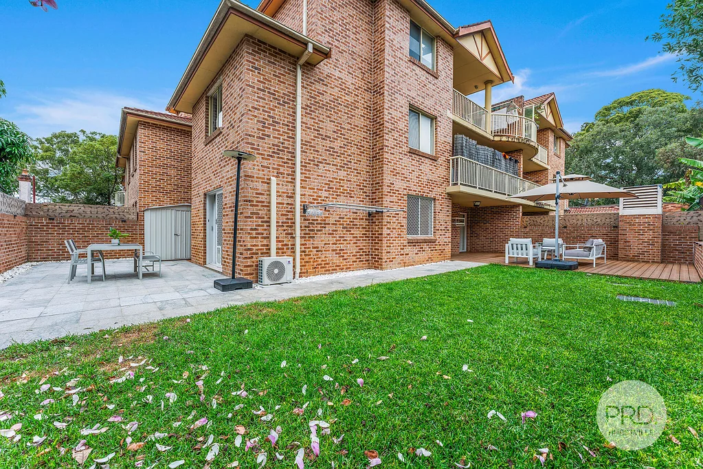 Hurstville 2Zimmer Villa-Style Living With Expansive Courtyard- Total Size: 279sqm approx.