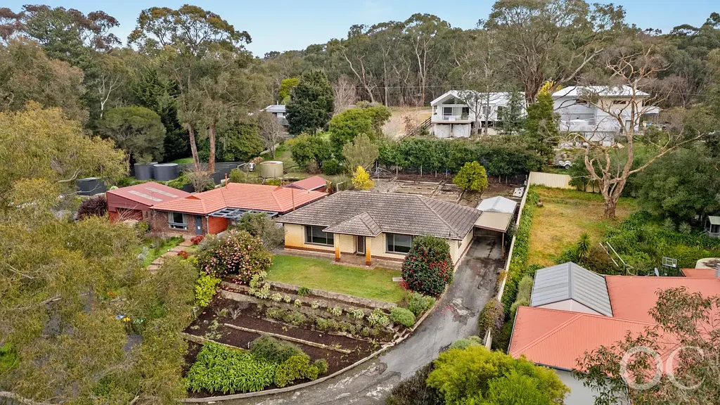 Mylor 3房  Open the Door to Prime Location and a Perfect Renovation Opportunity