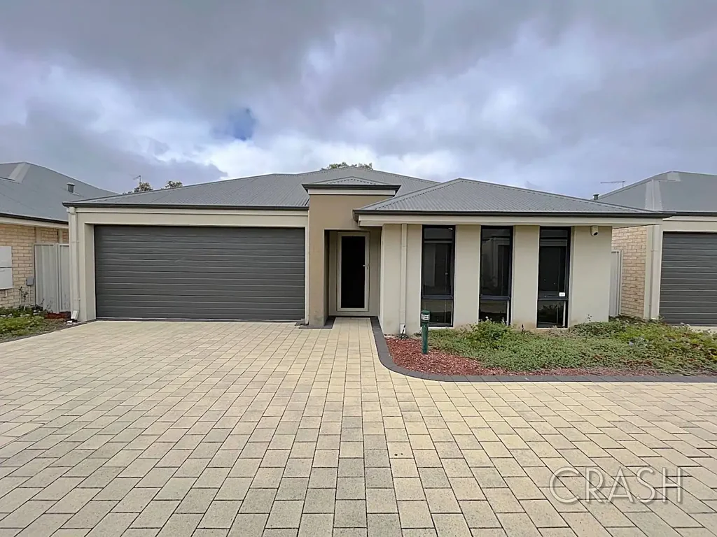 3x2 House in Tapping with Double Garage.