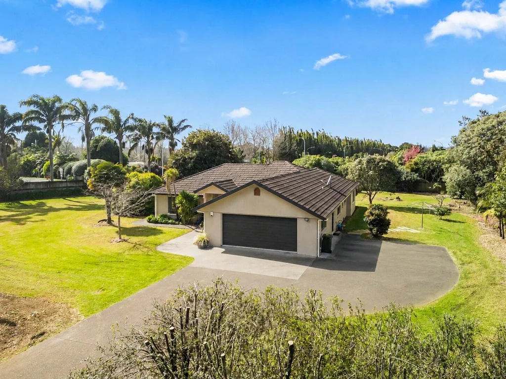 Kerikeri 4房  Family Living With Pool, Space And Convenience