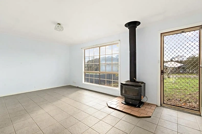 8 Wombat Street, Gunning, NSW 2581, 3房, 1浴, House