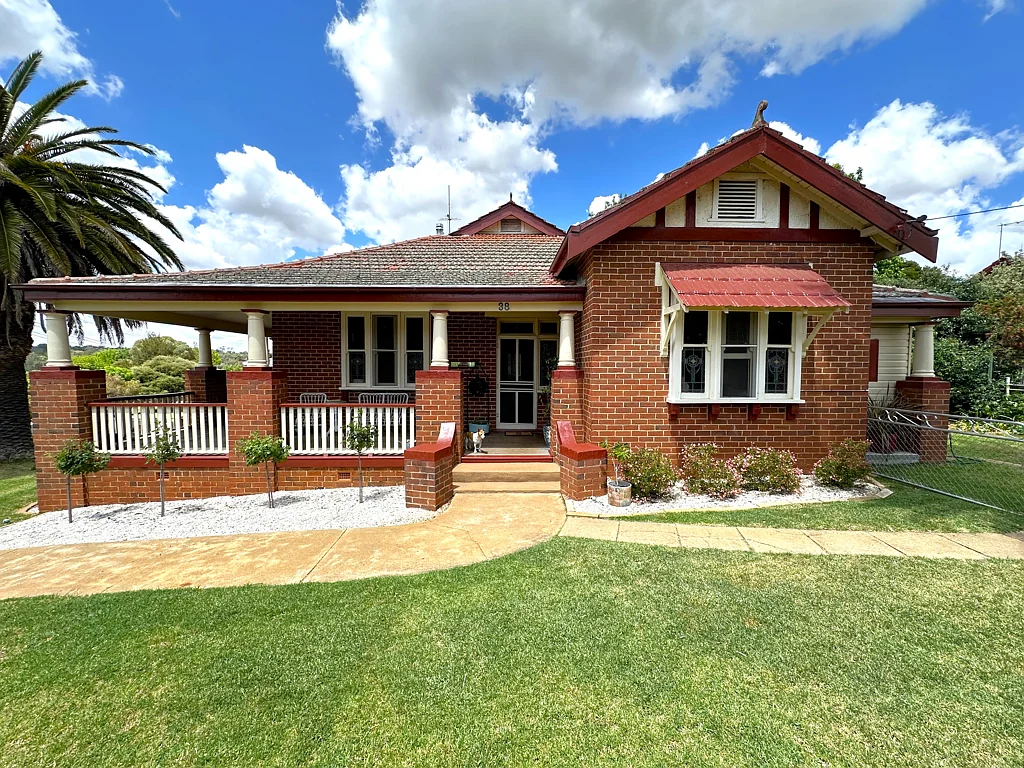 38 Demondrille Street, Young, NSW 2594