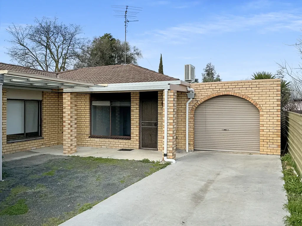 3 bedroom Unit