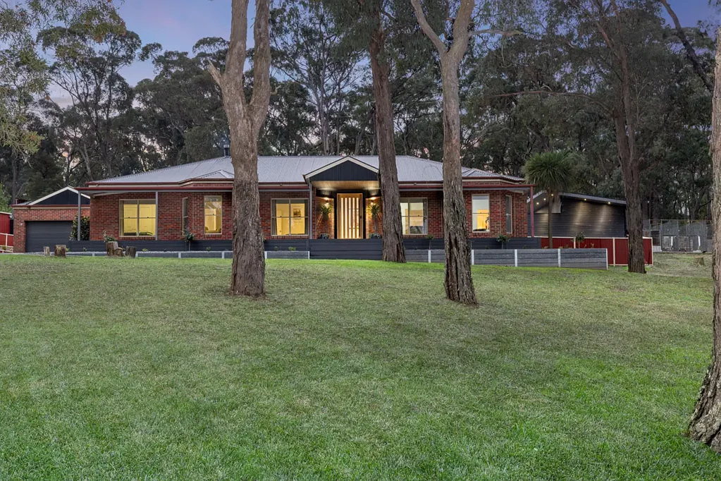 Nerrina 5 Bedroom Peaceful Acreage Living with Renovated Family Luxury on 3 Acres in Nerrina