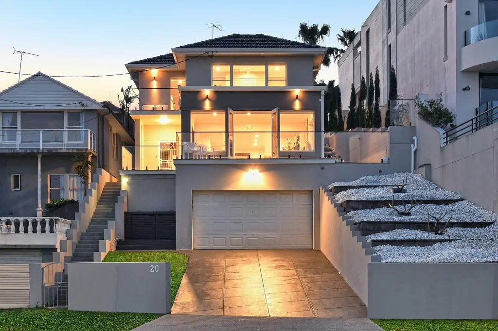 Maroubra 3 Slaapkamer Coastal Luxury with Entertainer's Backyard & Exceptional Potential
