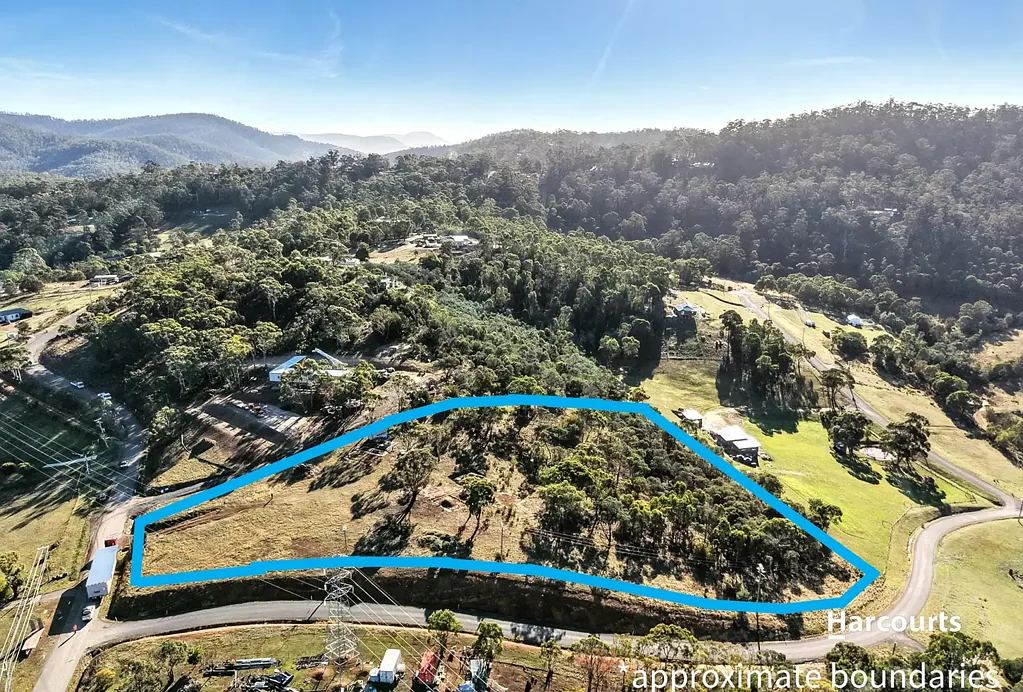 Cambridge Expansive allotment with views, near-level house site and access to amenities