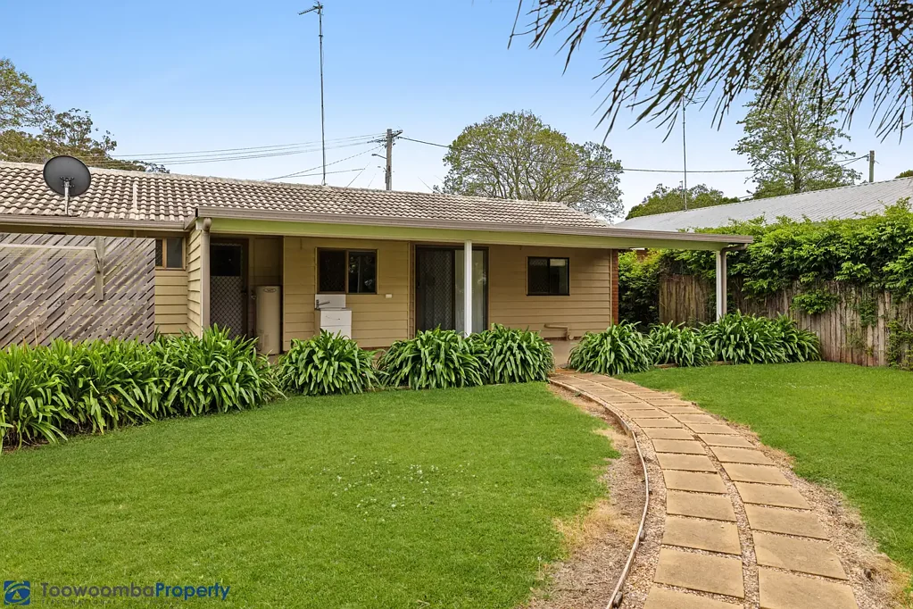 BEAUTIFUL FAMILY HOME IN SOUGHT-AFTER RANGEVILLE LOCATION!