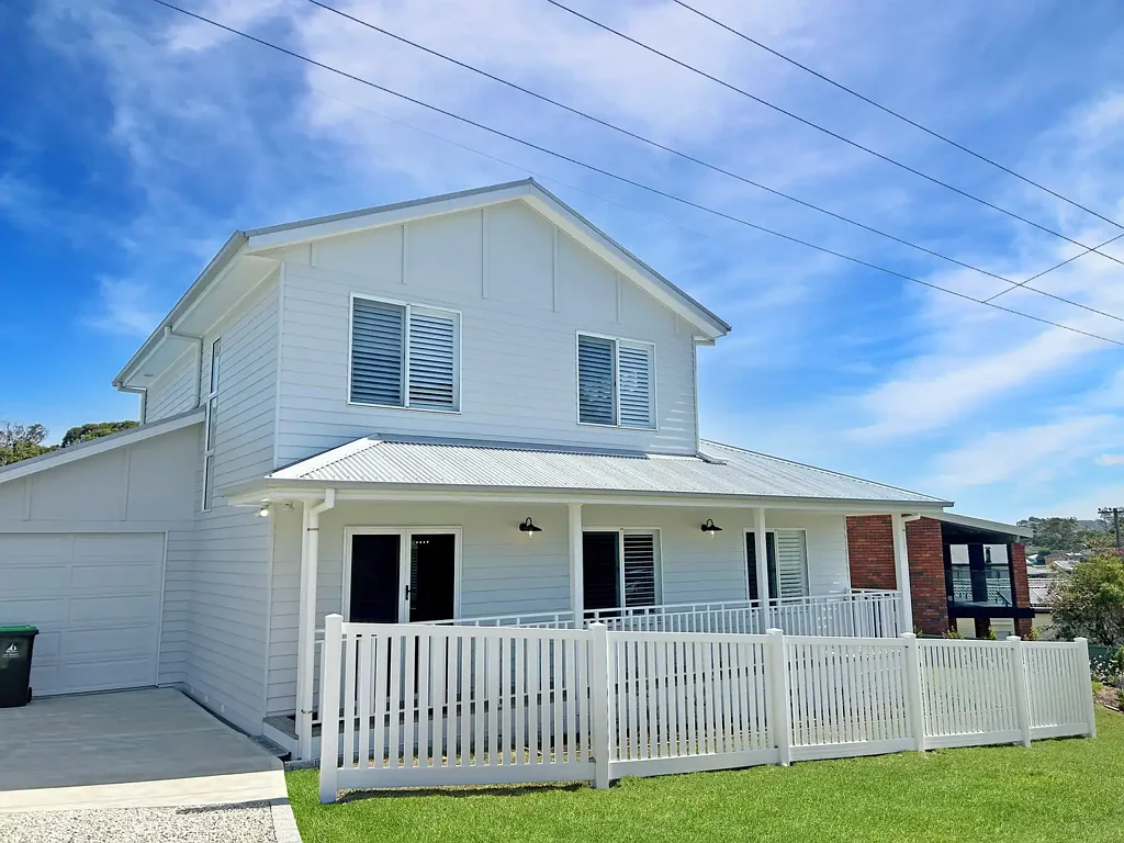 HAMPTON STYLE HOME WITH A TOUCH OF ELEGANCE