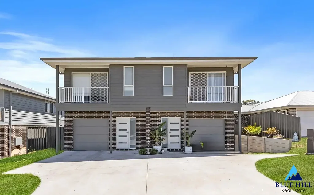 Sunshine Bay 4chambre Contemporary Coastal Duplex Living – Almost New 4-Bedroom Home in Sunshine Bay