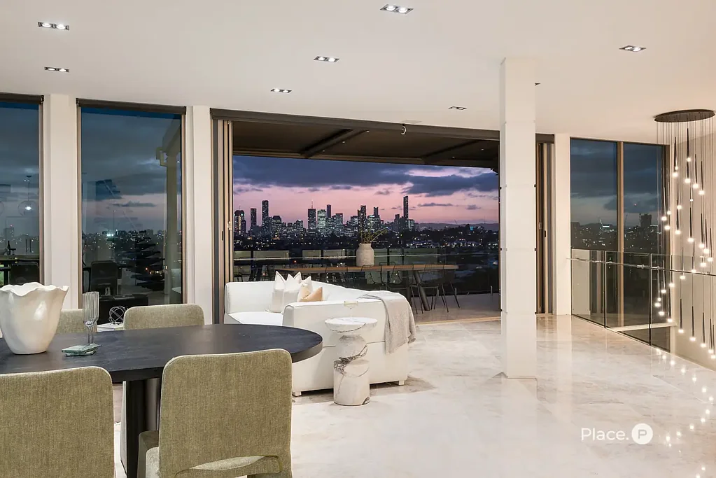 34 Wentworth Parade, Balmoral, QLD 4171