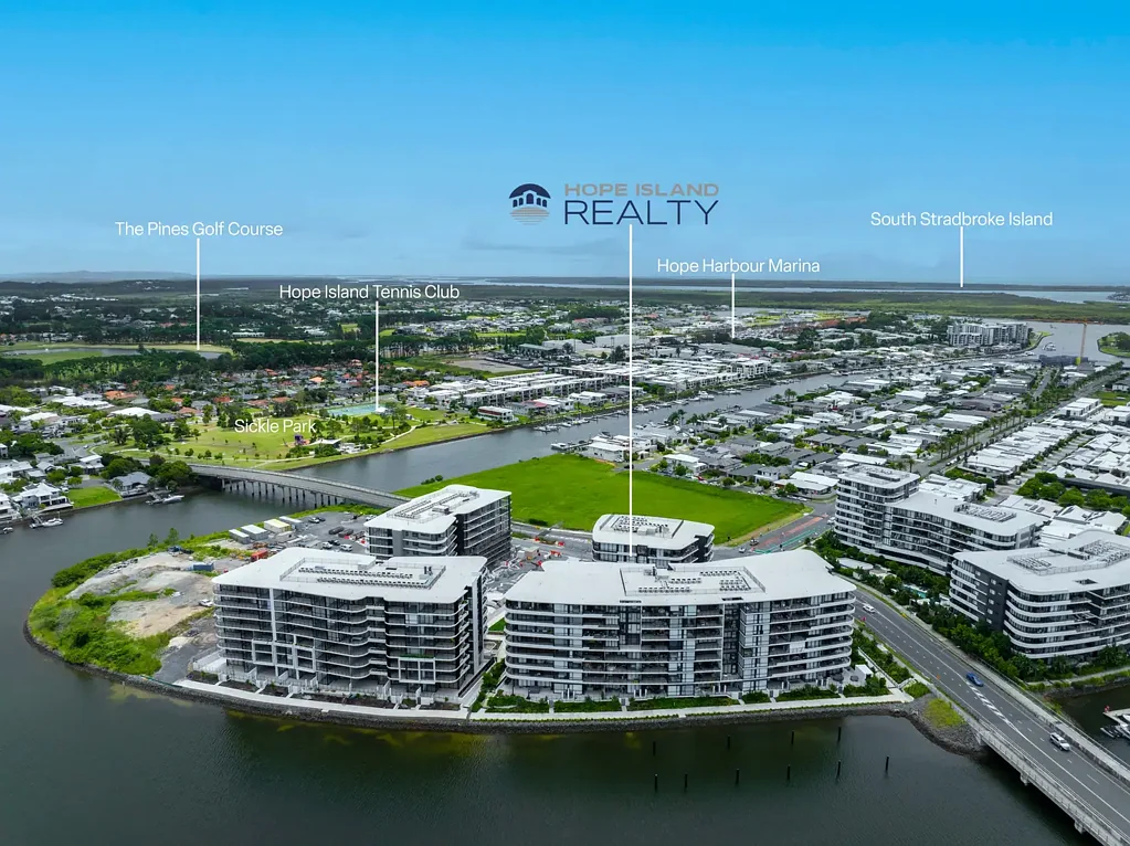 Hope Island 2침실 SUBSTANTIAL NEAR NEW 2 BEDROOM 2 BATHROOM APARTMENT - IN PRESTIGIOUS HOPE ISLAND