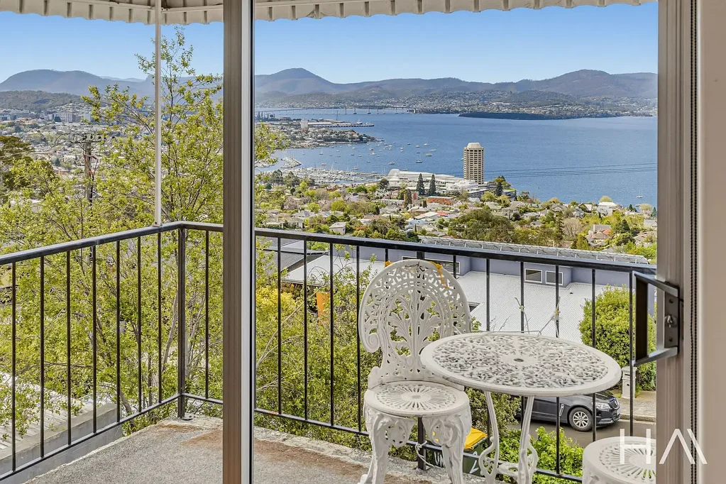 Sandy Bay 3कमरा Impressive Unit With Stunning Views & Versatility