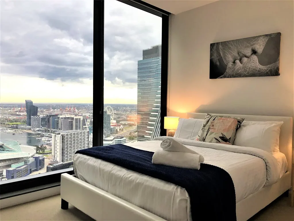 FULLY FURNISHED 3 to 6 months leases by Readyset Apartments
