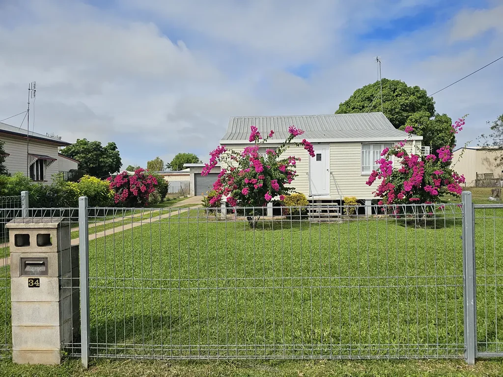 Ayr 3ਬੈੱਡਰੂਮ Gem of a Home, Make it Yours!...
