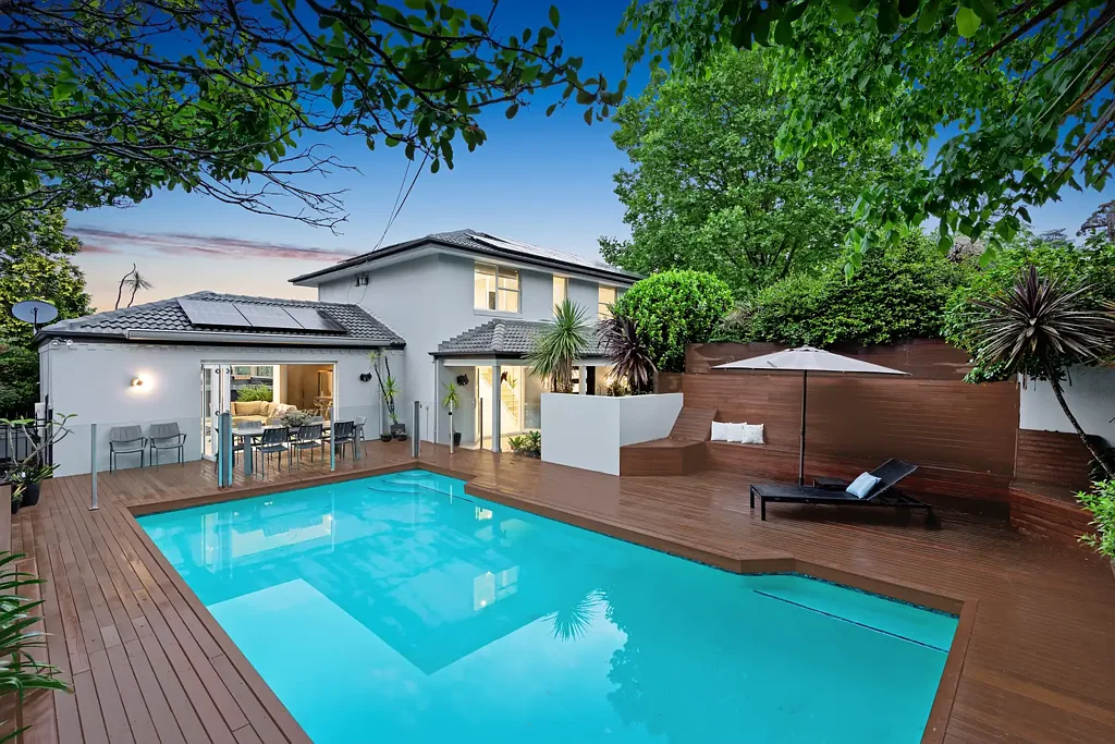 St Ives 5ห้องนอน Superb, north-facing entertainer in a highly prized setting