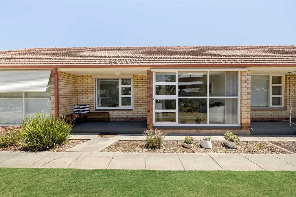 2/11 Glengyle Terrace, Glandore, SA 5037
