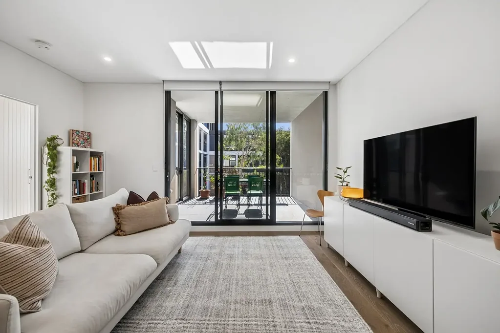 Jannali 2 Slaapkamer Contemporary Living with a Sun-Drenched North-Facing Alfresco