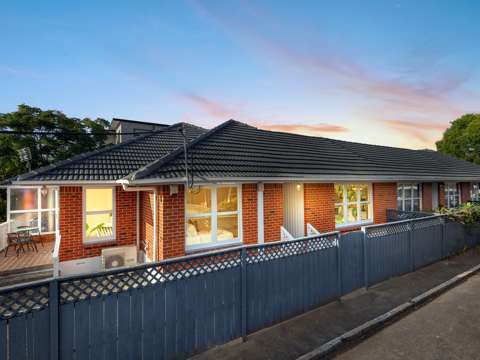 Sandringham 2房  Bricks, Tiles and a Lifetime of Smiles