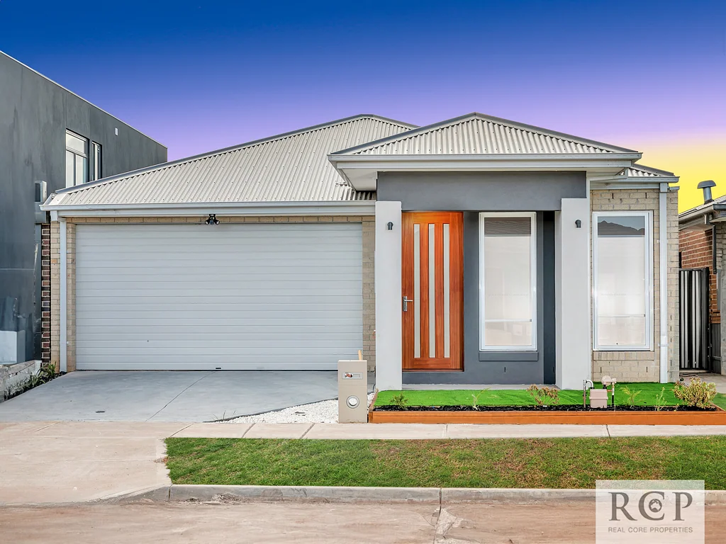 12 Huntingfield Street, Thornhill Park, VIC 3335