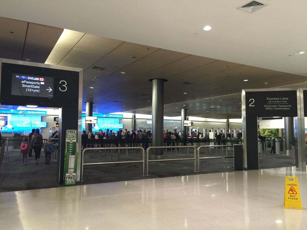 “你花18亿修机场，为什么不让股东出一分钱？”新西兰各航空公司喊话奥克兰机场