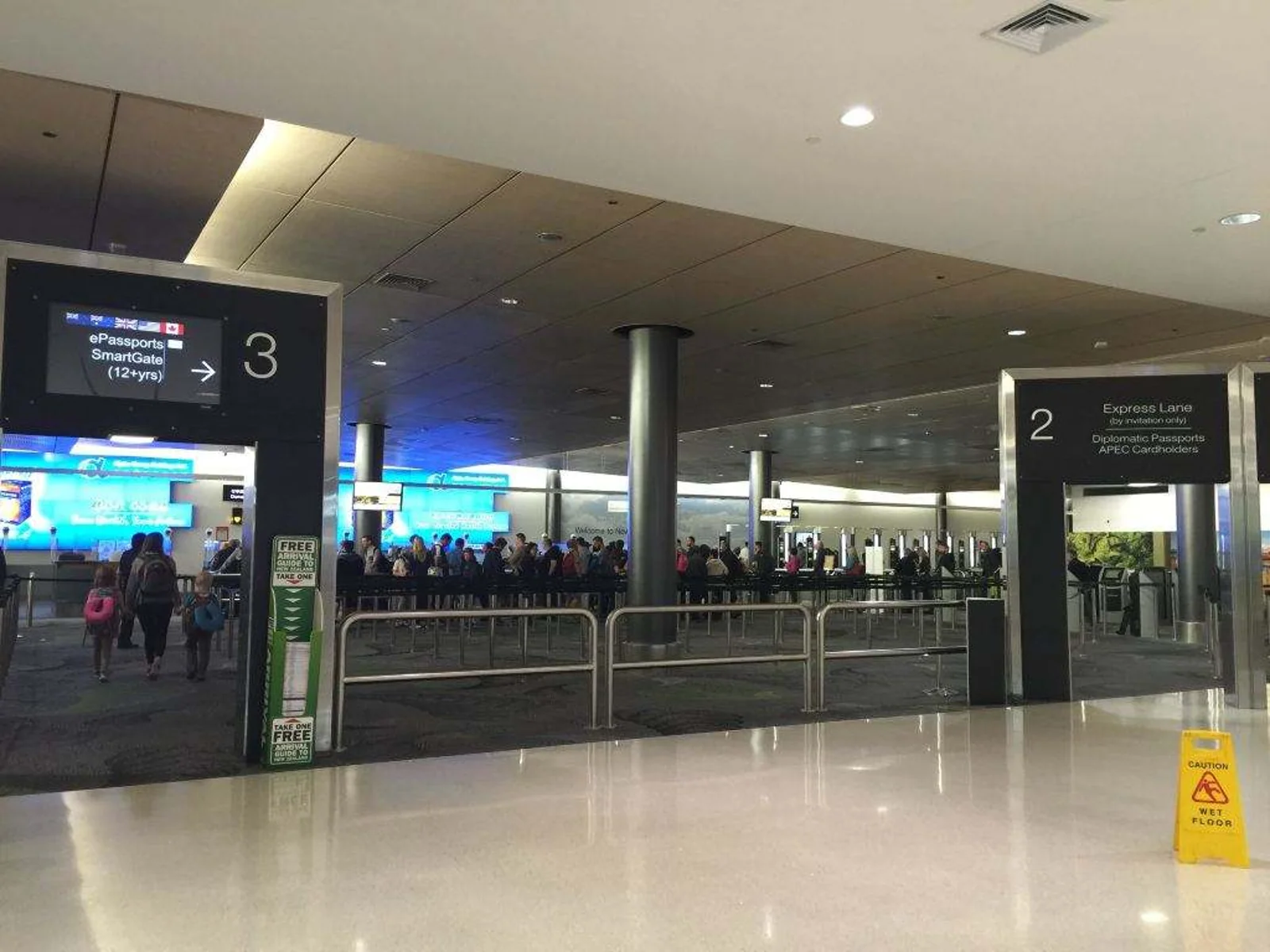新西兰各大航空公司联名控诉奥克兰机场:你们榨取了36亿的超额利润