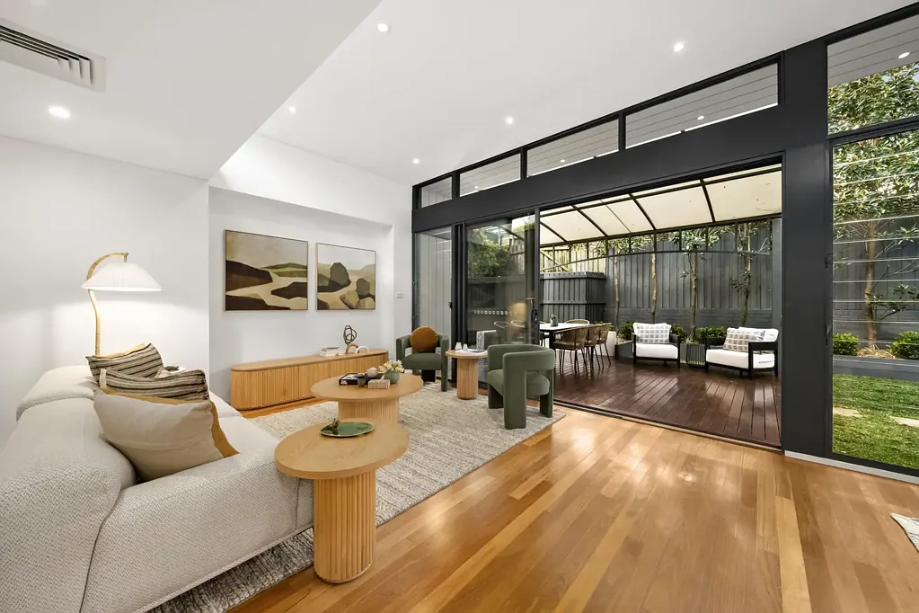 Near-harbourside lifestyle and convenience in village setting