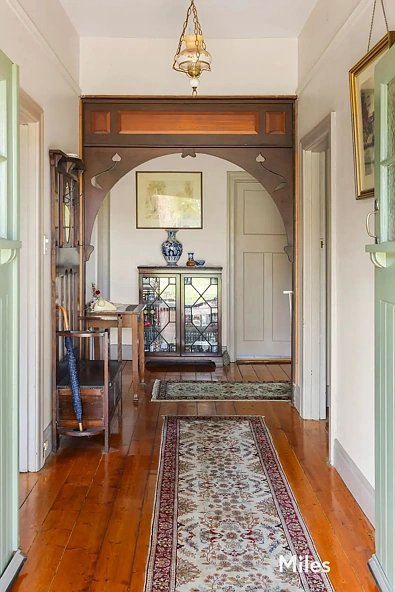10 LANGS RD, IVANHOE VIC 3079, 4房, 1浴, House