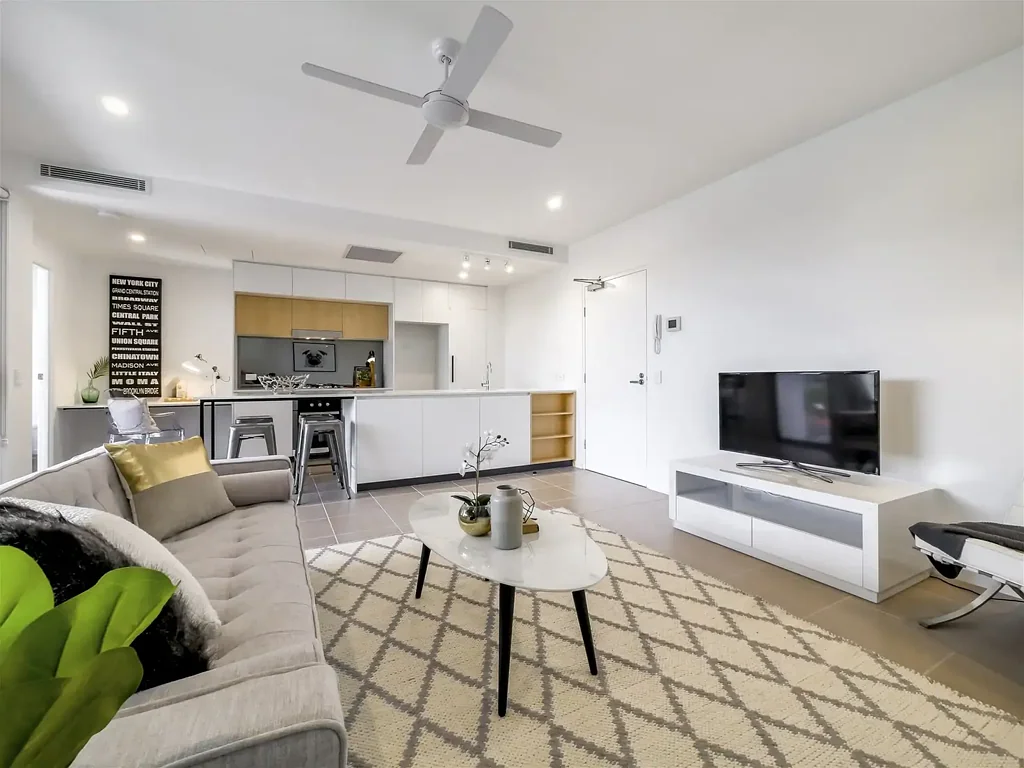 Spacious 2 Bed, 2 Bath Apartment in Prime Inner-North Location