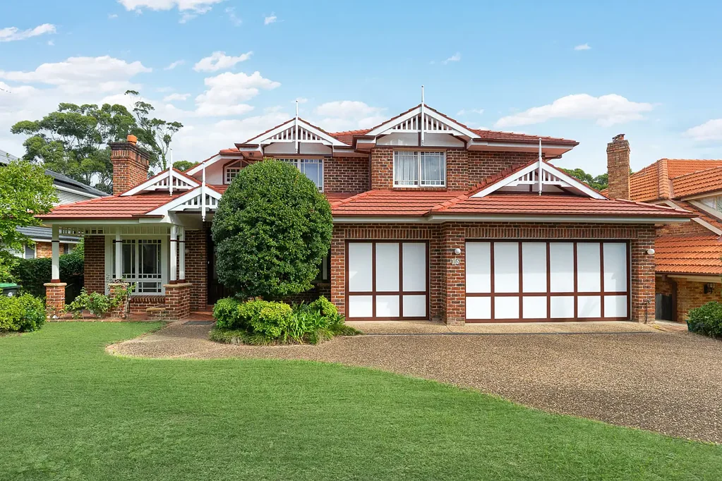 Glenhaven 4침실 Timeless Elegance on Beautiful Landscaped Block