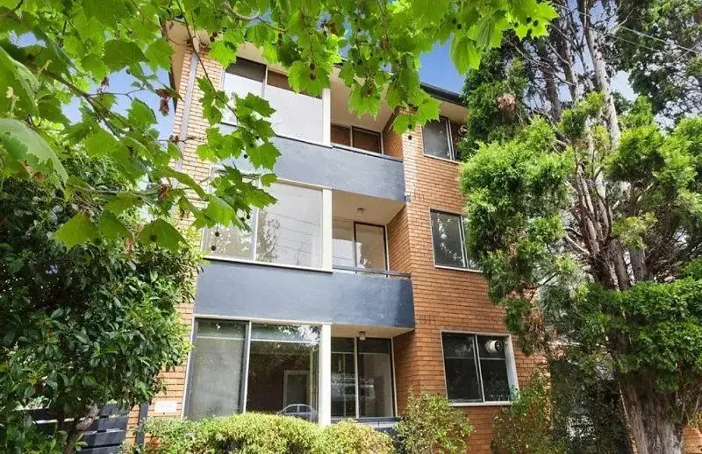 FOR RENT - ELWOOD
