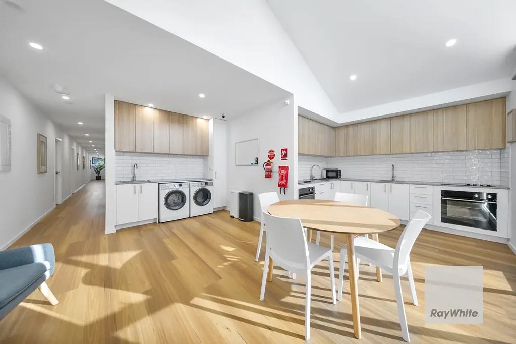 STUNNING HI-SPEC STUDIO | ALL BILLS INCLUDED |Melton South's Premier Boutique Living Experience
