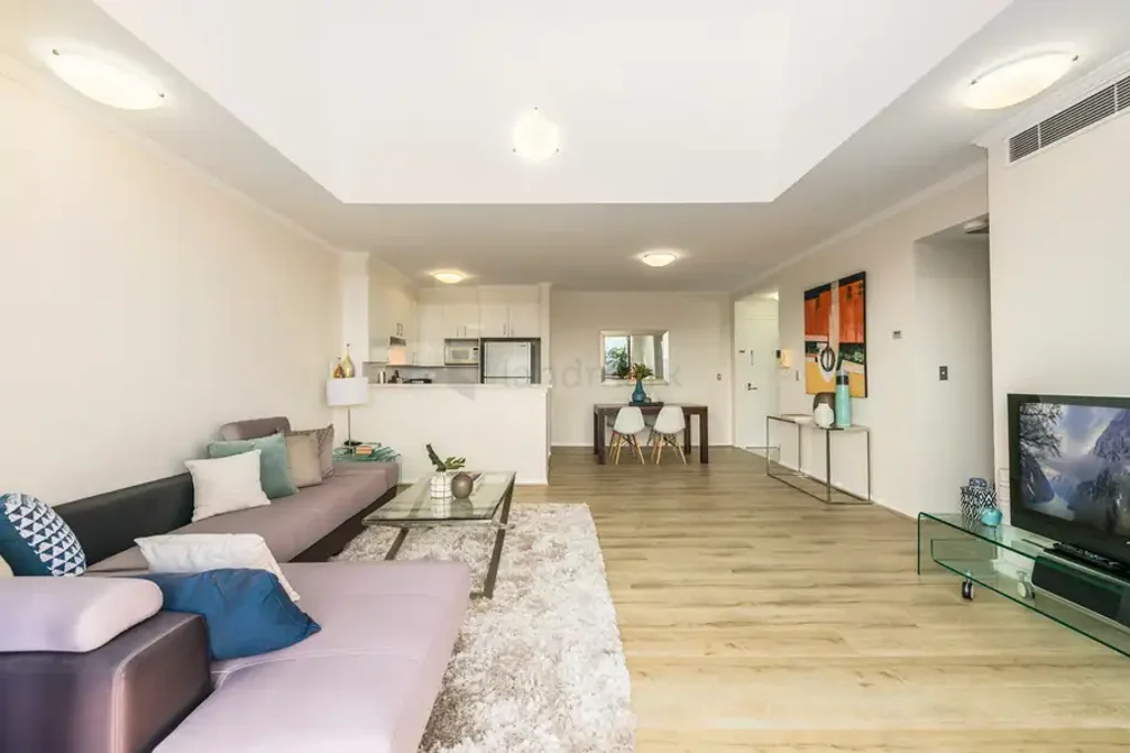 Stunning Top Floor Apartment