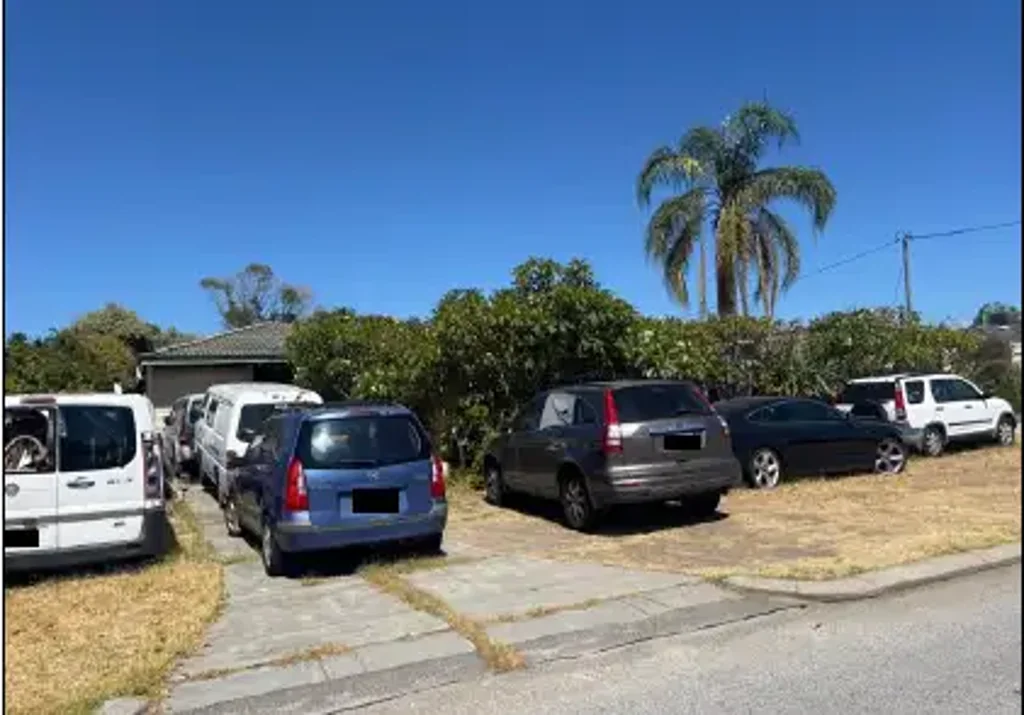 Lynwood 3房  Bailiff Sale: Half Share of property address on 72 WATLING AVENUE,LYNWOOD,WA, 6147 Wednesday 22nd July  2026 at 09:30AM by Public Auction BREF: 328107