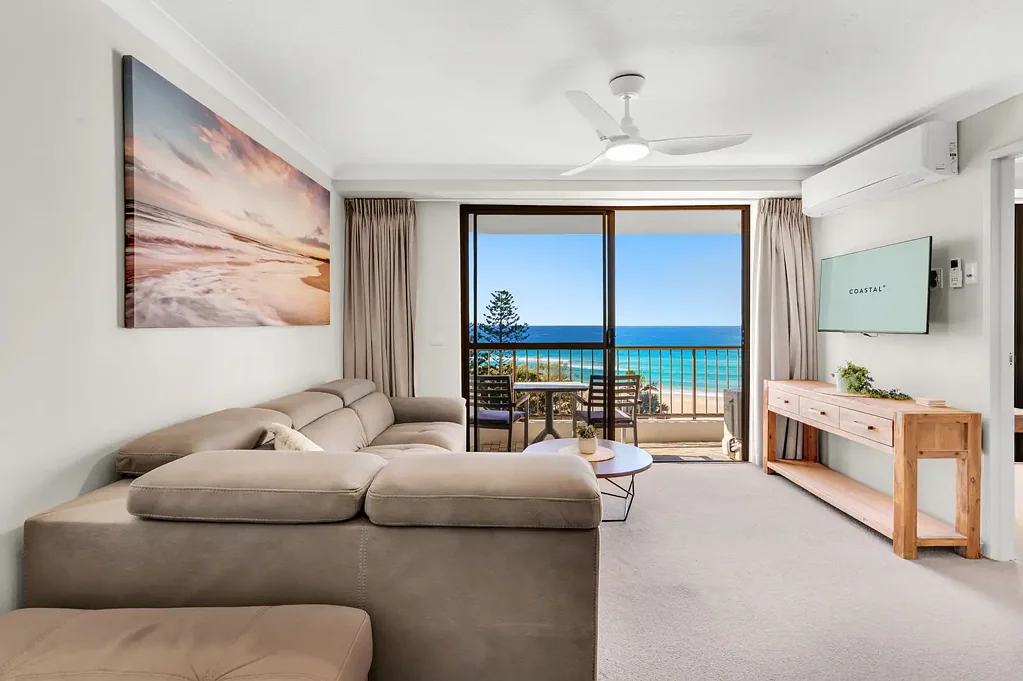 Broadbeach 1غرفة نوم EAST-FACING BEACHFRONT APARTMENT WITH BEAUTIFUL OCEAN VIEWS