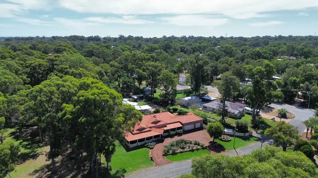 3 Lyndhurst Place, Greenfields, WA 6210